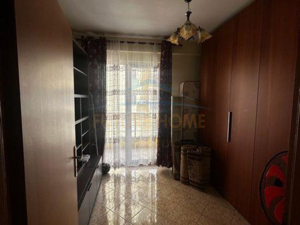 Qera, Apartament 3+1+2, Stacioni Trenit, Durres