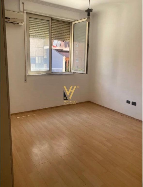 JEPET ZYRE 92 M2 ME QERA TE PAZARI I RI 60.000 LEKE