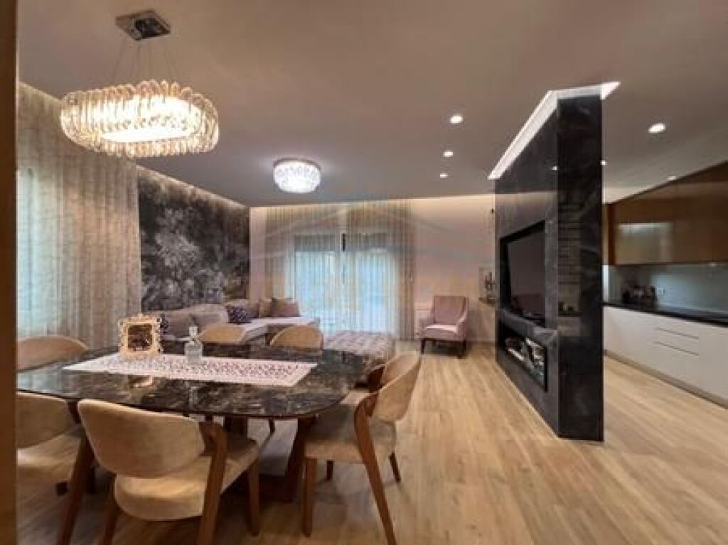 Qera, 2 Vila të bashkëngjitura, Vala Mar Residence, Hamallaj.