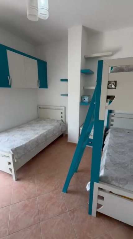 Tirane, rent with urgency apartment+veranda | Penthouse 2+1+Balcony, 120 m2 350 € (Near casa italia)
