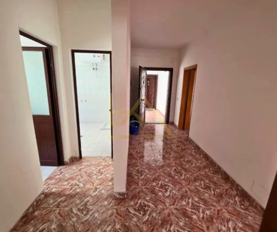Appartamento 2+1+2 in Vendita – Spiaggia, Durrës | 10 Metri dal Mare