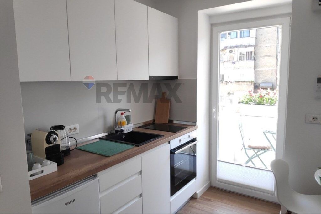 Apartment 1+1 for sale near the new Maternity.