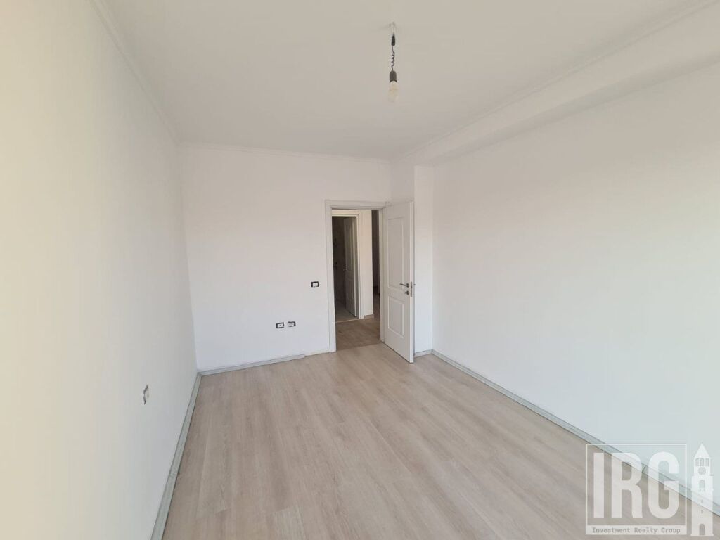 Shitet apartament 2+1+2 ne Astir , prane Vila-L , Yzberisht