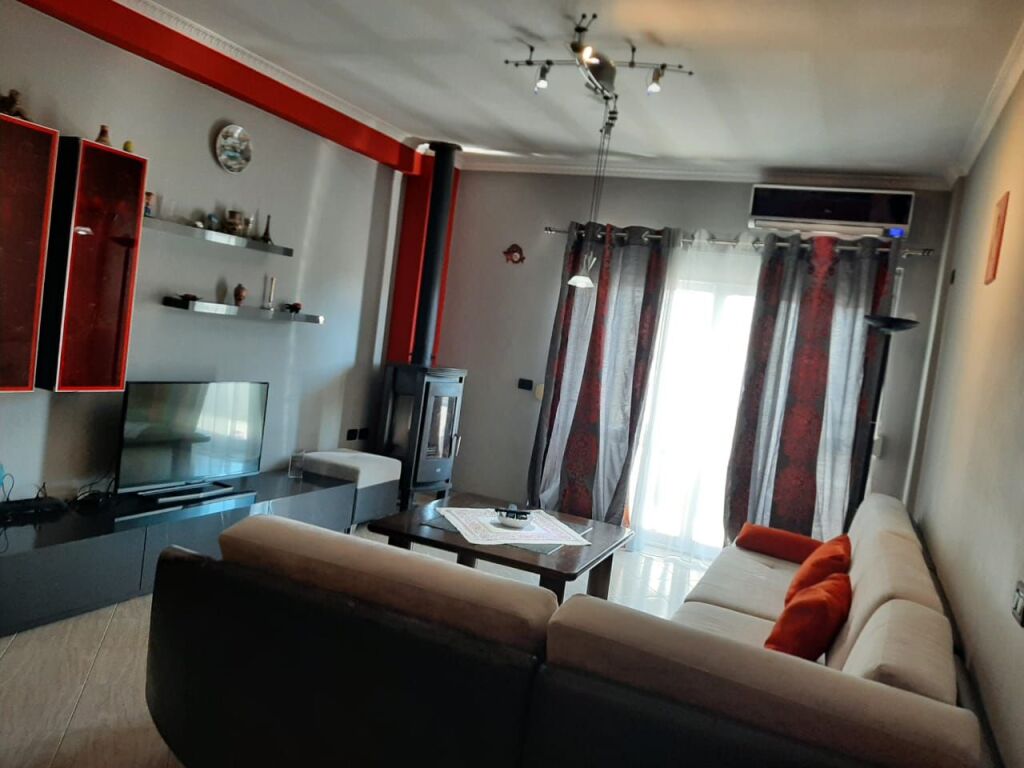 Affittasi 2+2 arredato con ascensore ad Astir 550000 lek