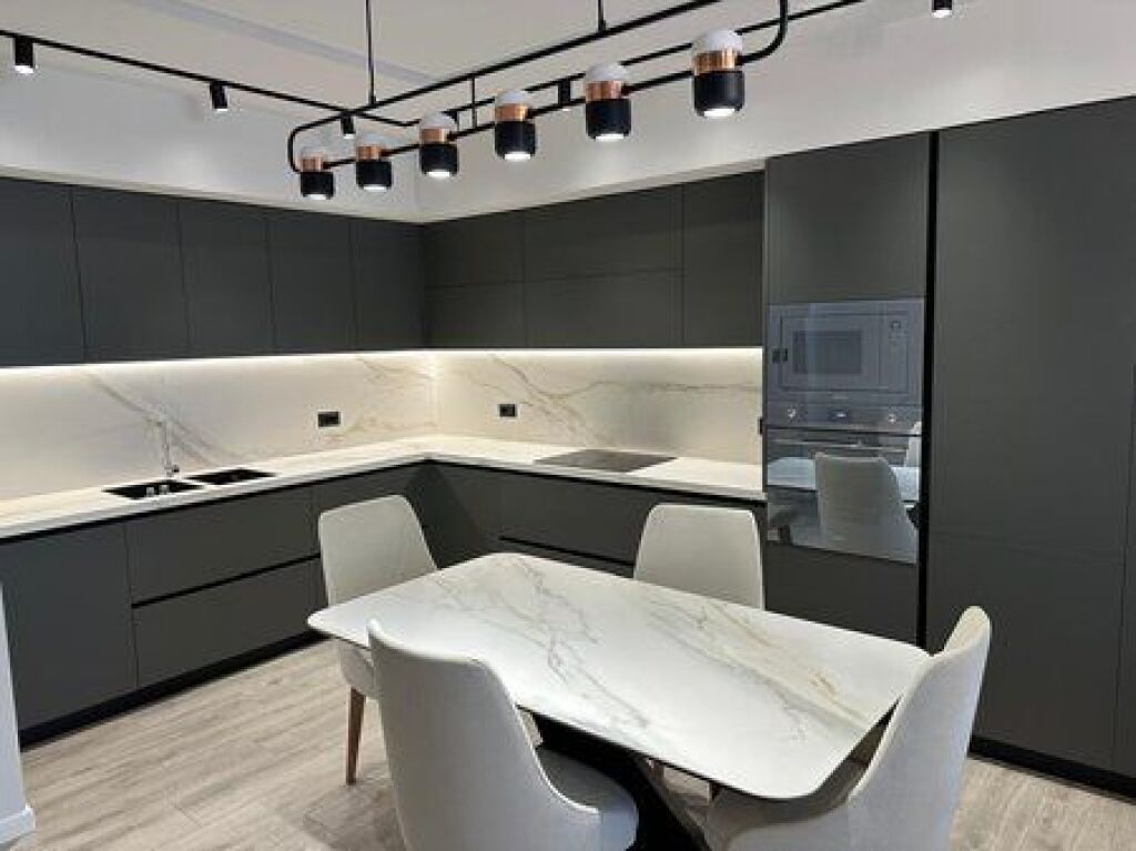 Qera, Apartament 2+1+2+Post Parkimi, Selvia.