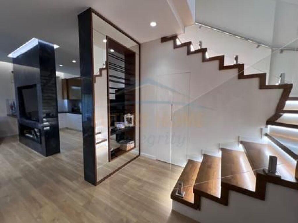Qera, 2 Vila të bashkëngjitura, Vala Mar Residence, Hamallaj.