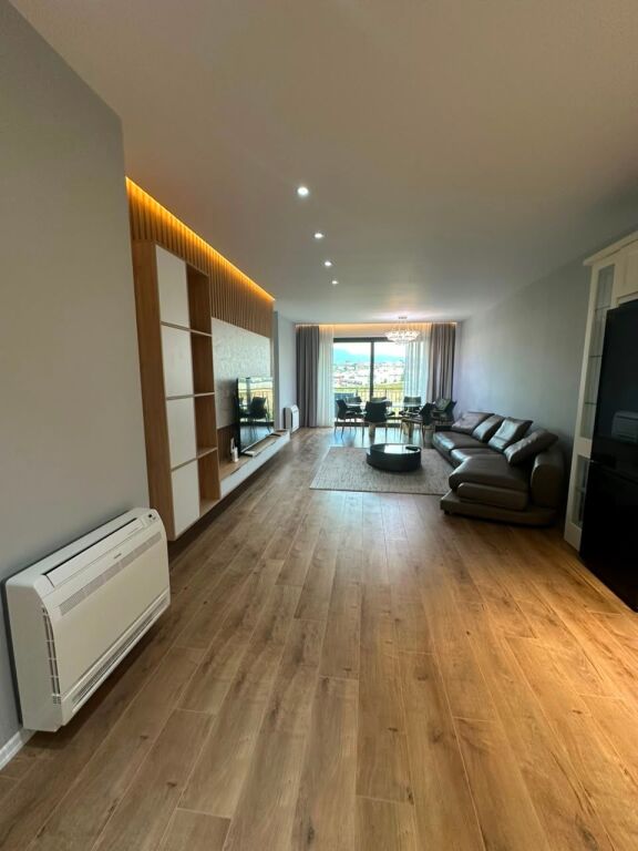 Apartament ne shitje, 2+1+2, Radisson Hotel
