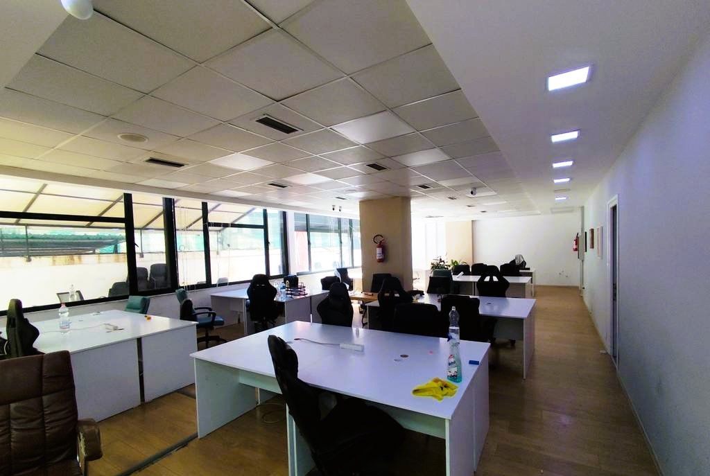 Ufficio in Affitto a Shallvaret, Tirana | 400 m²