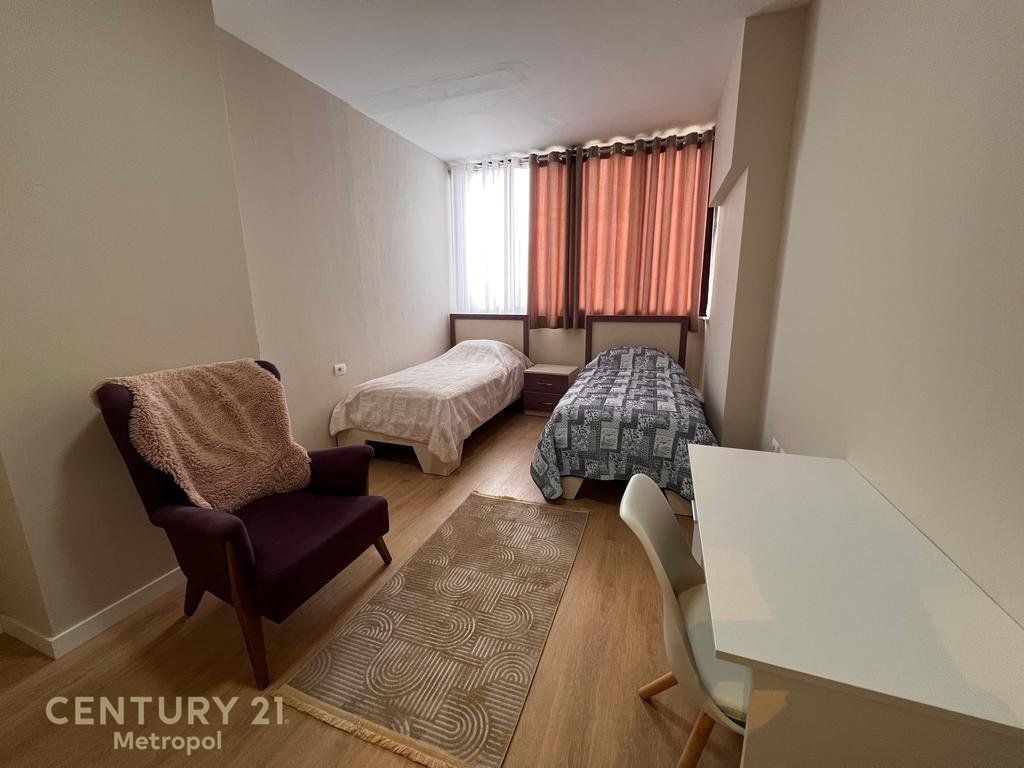 Japim me qira apartament 3+1+2 te Kompleksi Prestige! 1,081 € /Muaj 100,000 Lekë /Muaj