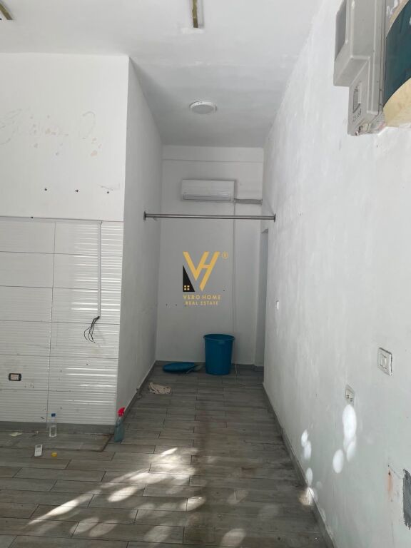 BUSINESS PREMISES 25 M2 FOR RENT ON BARDHYL STREET 69,000 LEKE