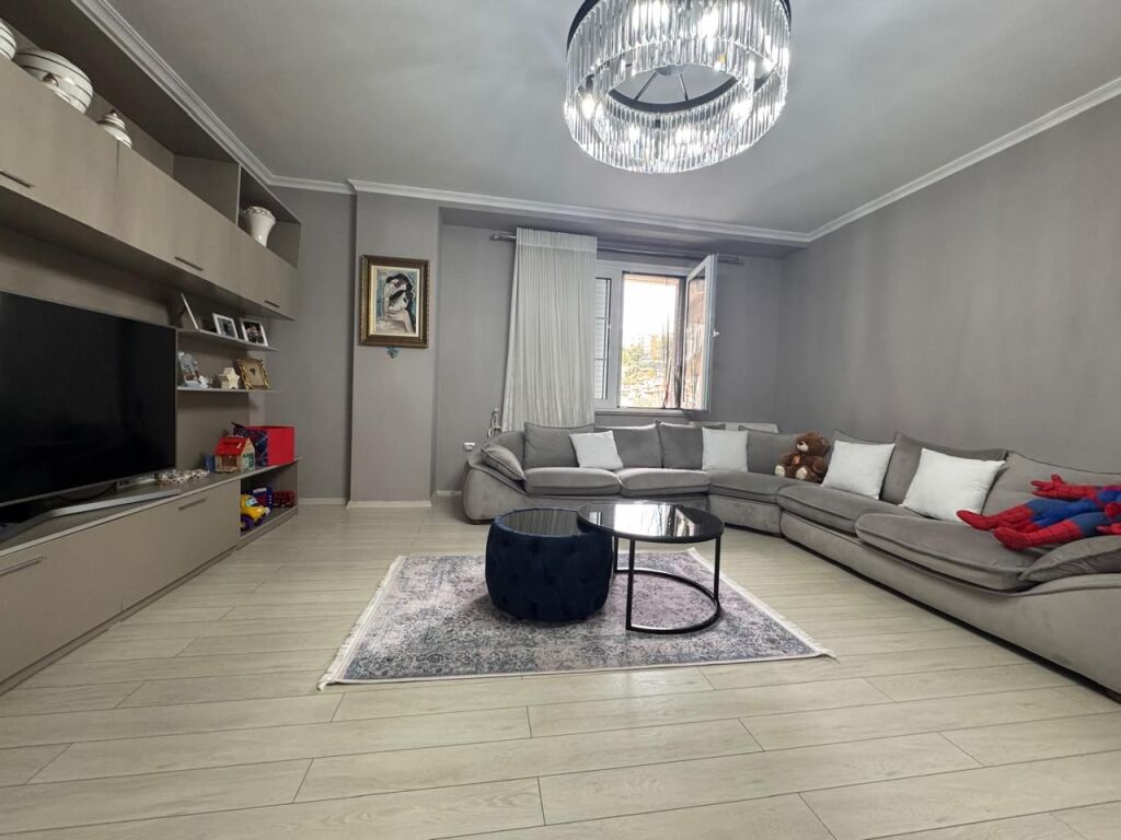Jepet Duplex me qera 2+1+2+2 poste parkimi