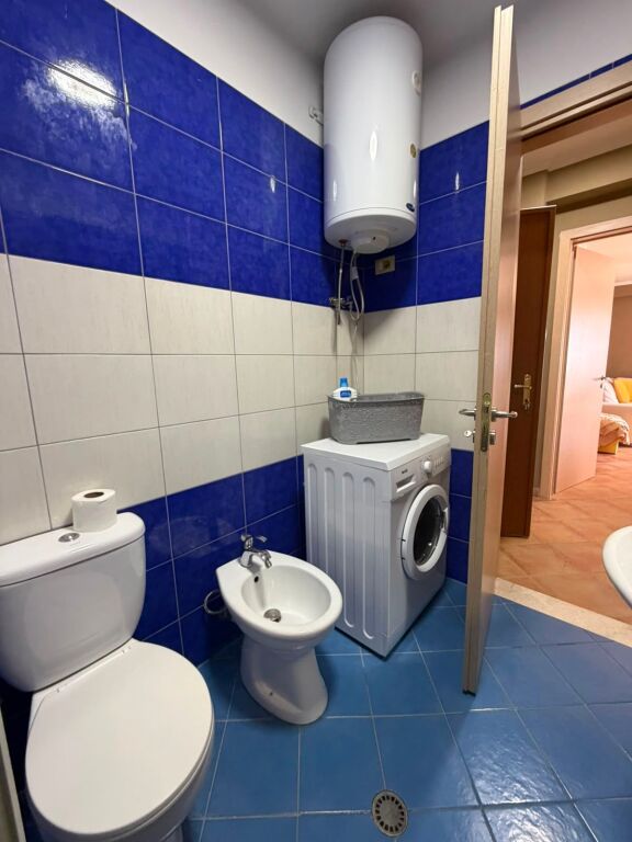 🏢Astir, Via Jorgji Kushi, affittasi appartamento 1+1, arredato. 500 Euro    