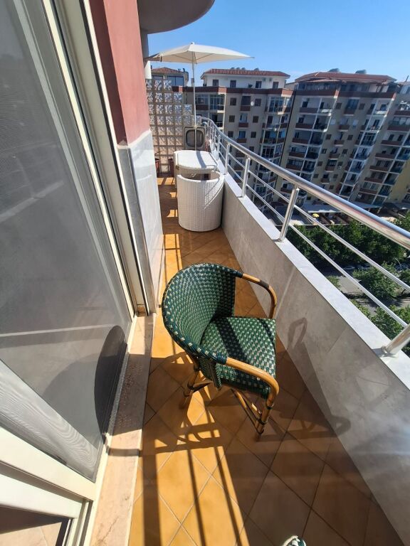 🏡 APARTAMENT 1+1 ME QIRA AFATGJATË – RRUGA E PORTIT, VLORË