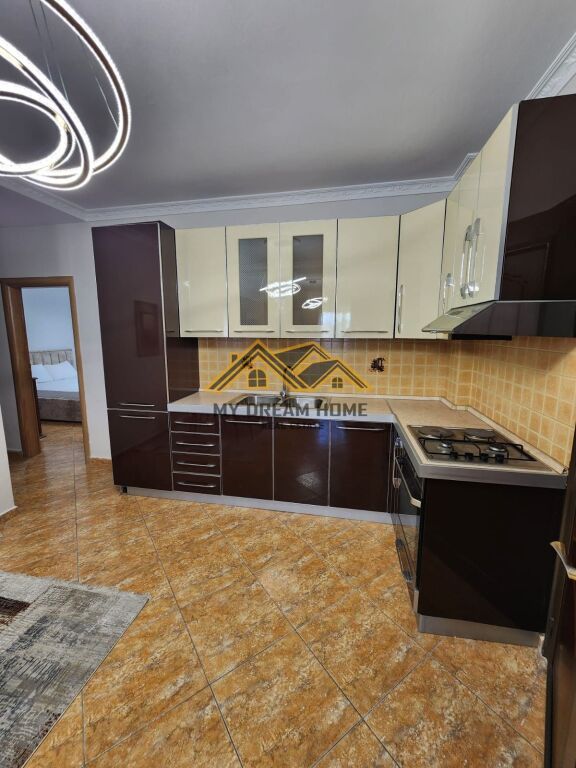 SHITET APARTAMENT TEK KOMPLEKSI EKA PLAZH DURRES
