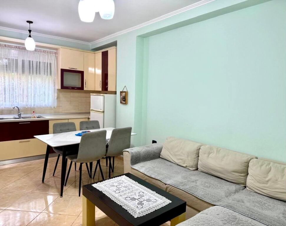 2+1 apartment for rent in Brryli, 50000 lek per month