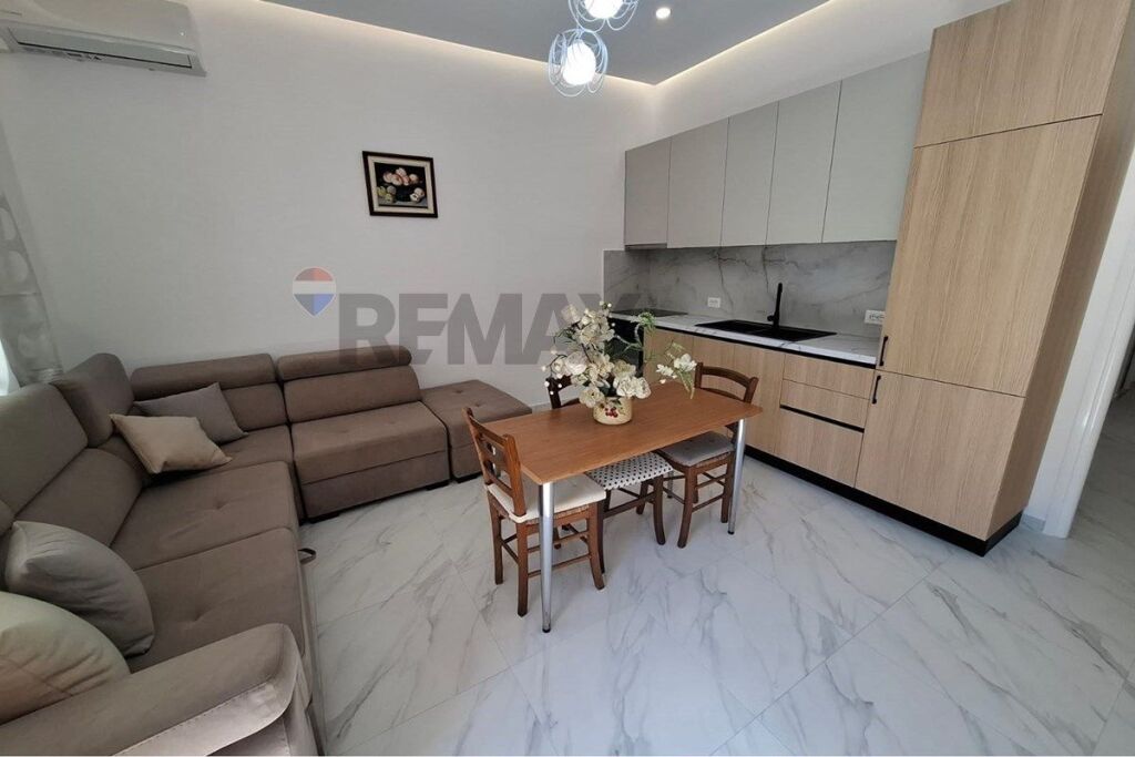 SHTËPI PRIVATE 1+1 PËR QIRA AFATGJATË – CENTRALE, VLORË