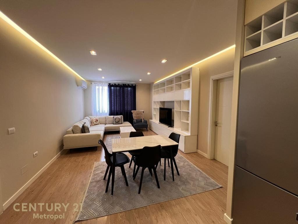 Japim me qira apartament 3+1+2 te Kompleksi Prestige! 1,081 € /Muaj 100,000 Lekë /Muaj