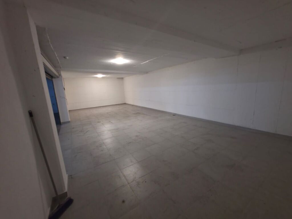 Shiten poste parkimi tek rruga e bogdaneve