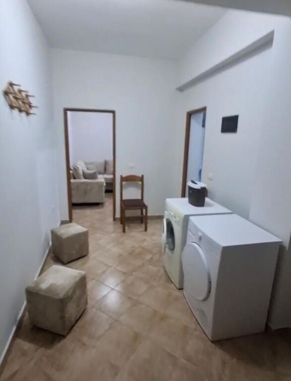 Appartamento 1+1 in affitto a Misto Mame, Yzberisht, Palazzi Cabej, Astir. Completamente arredato e investito.