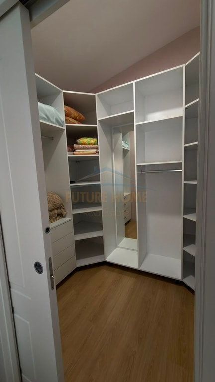 Affitto, Appartamento 2+1+2 + Posto Auto, Fresk, Tirana