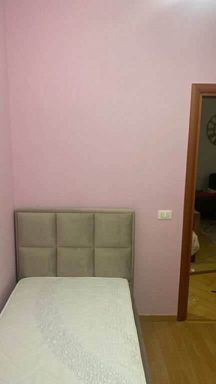 For rent 2+1 furnished Barrikatave street near the Gallery 80000 lek
