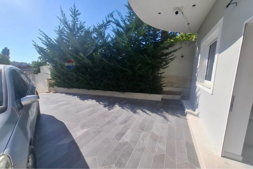 SHTËPI PRIVATE 1+1 PËR QIRA AFATGJATË – CENTRALE, VLORË