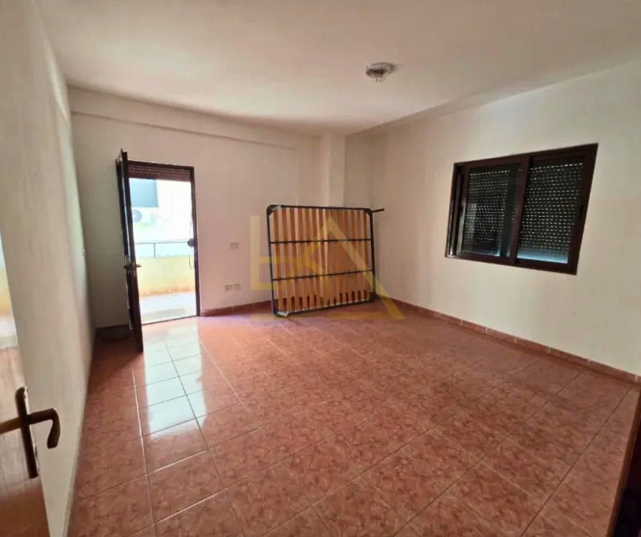 Appartamento 2+1+2 in Vendita – Spiaggia, Durrës | 10 Metri dal Mare