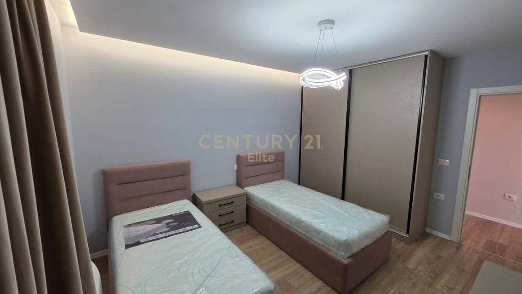 FOR RENT 2+1 APARTMENT + PARKING SPACE IN XHAMLLIK! 700 € /Month
