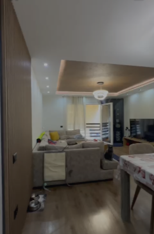 Apartament 2+1 me Qira Komuna e Parisit Tirane