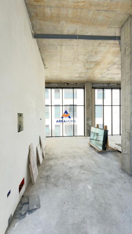 LOCALE COMMERCIALE IN AFFITTO 129 M2 " LAGO ASCIUTTO " 4000 EURO