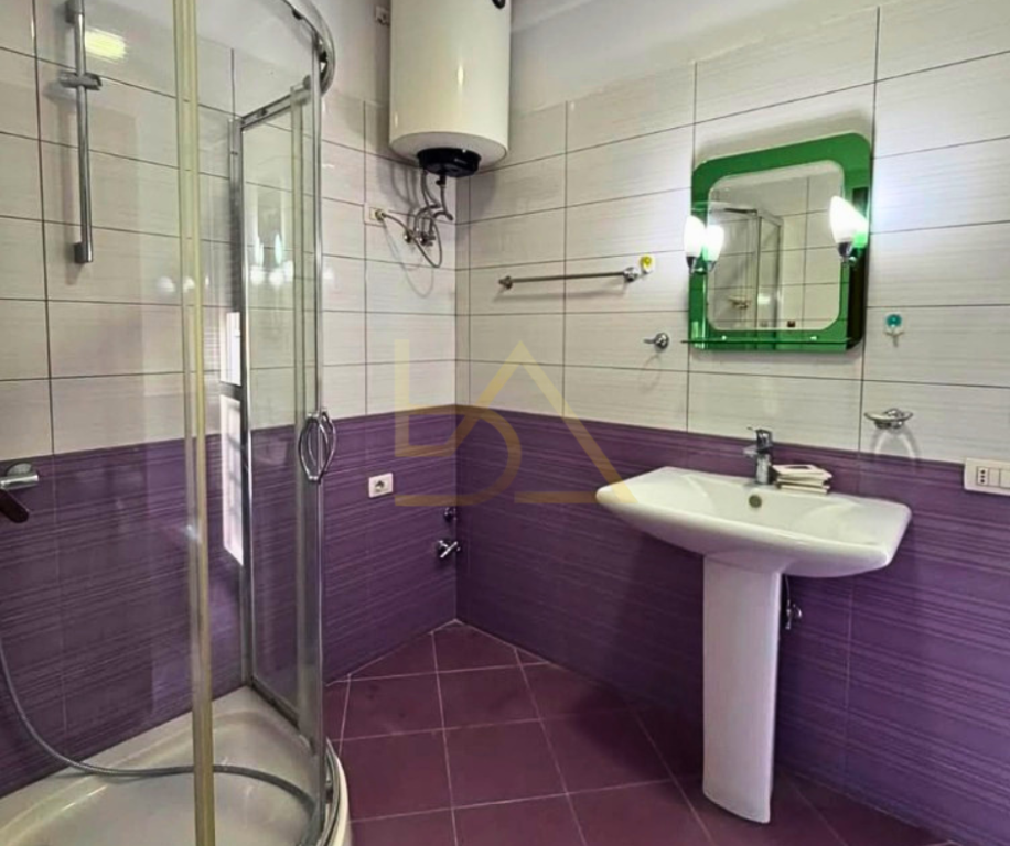 Apartament 2+1 për Shitje – Pazari i Ri, Tiranë