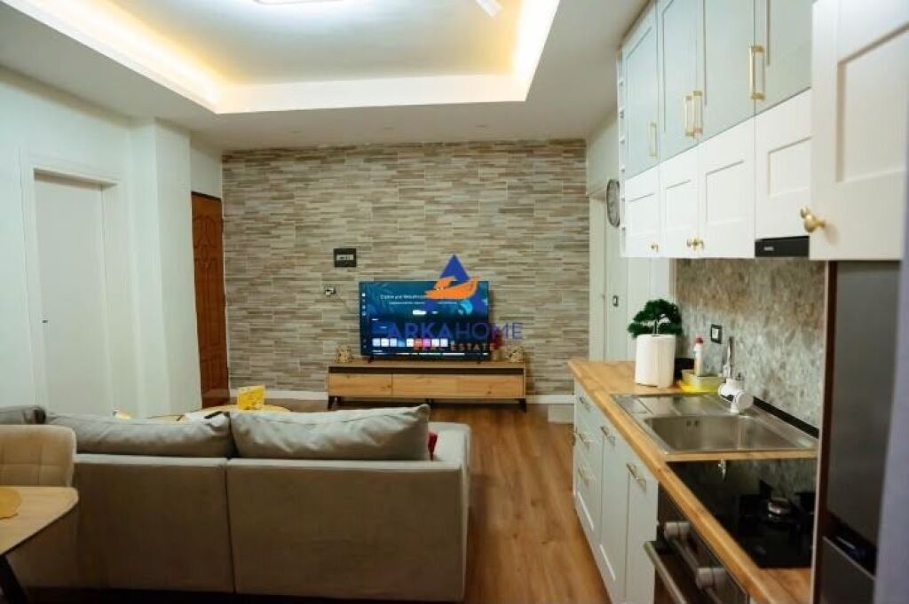 JEPET APRATMENT ME QIRA 2+1 + BALLKON "RRUGA DIBRES PRANE VILEA GOLD" 80000 LEKE