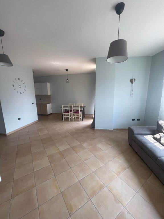 Appartamento 2+1 in vendita a Fresk 1550000 lek