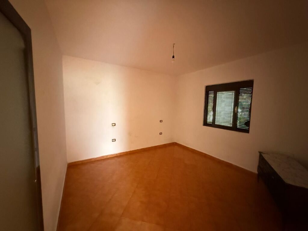 Shtëpi private me qira në Kënetë, Rruga Elbasani