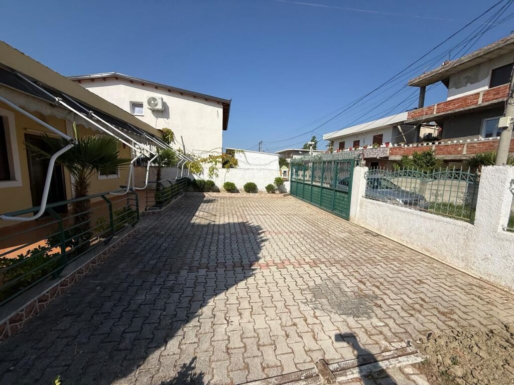 Shtëpi private me qira në Kënetë, Rruga Elbasani