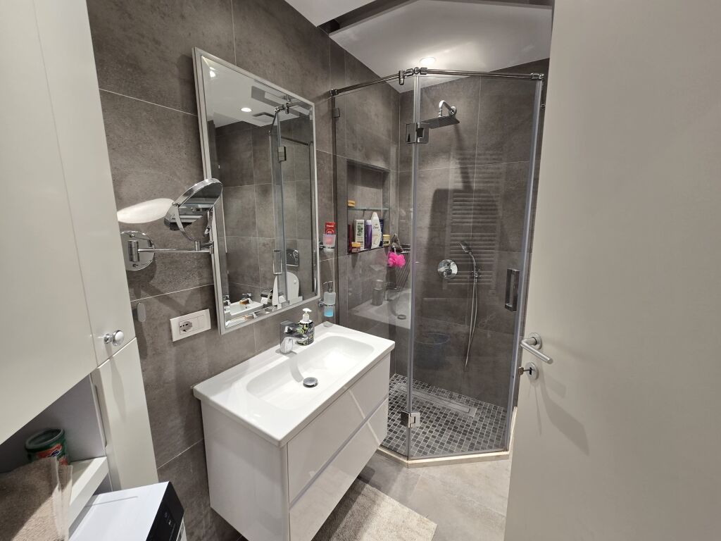Apartment 2+1+2 at 21 December