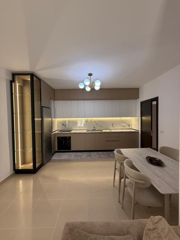 Appartamento 2+1 in Affitto Ali Demi Tirane