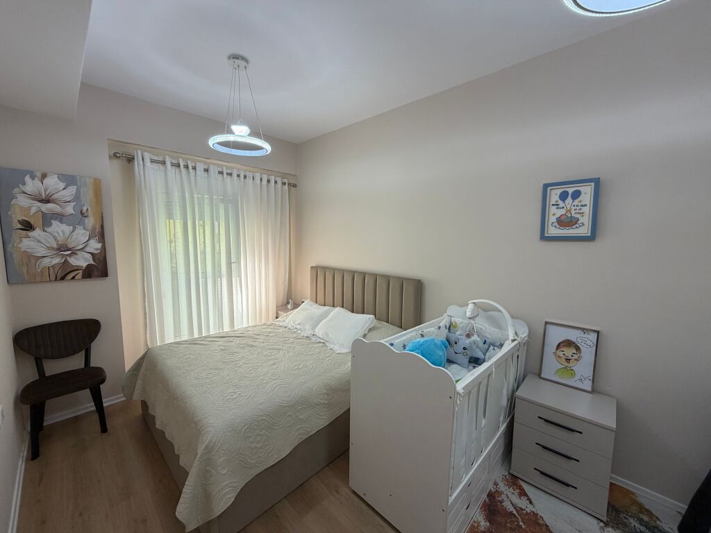 Shitet Apartament 1+1 Ali Demi