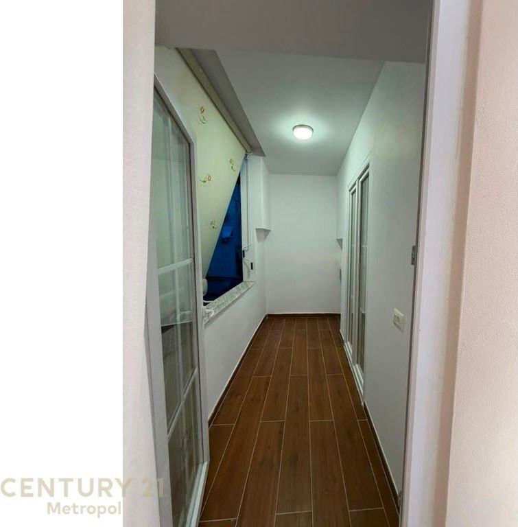 Apartment 1+1 for rent at Pazari I Ri