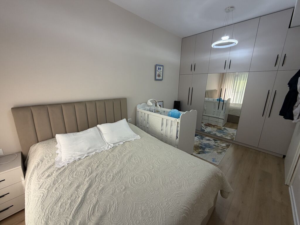 Shitet Apartament 1+1 Ali Demi