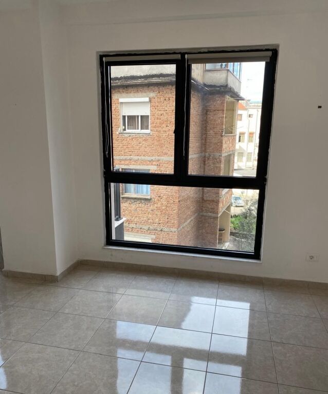 Qera | Ambjent Biznesi | Pazari i Ri | 800 €/muaj