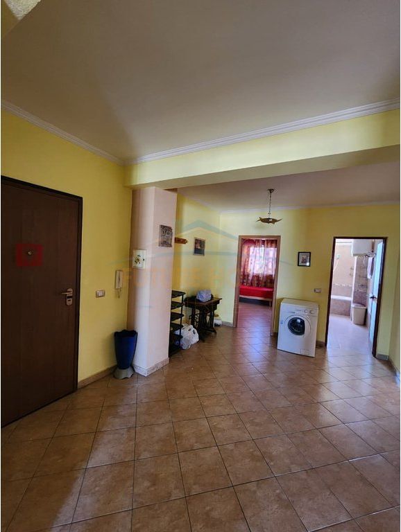 Affitto, Appartamento 3+1+2 Balconi, Policlinico, Durazzo