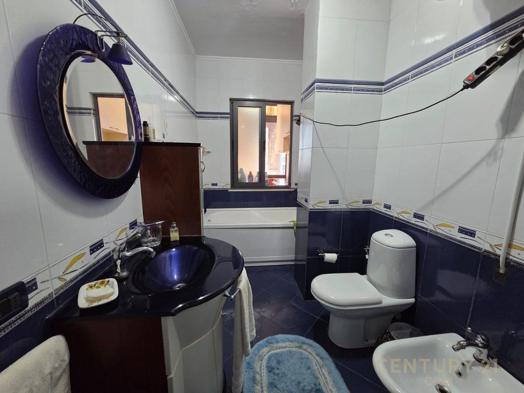 APARTAMENT 1+1 ME QIRA TEK KOMUNA E PARISIT!