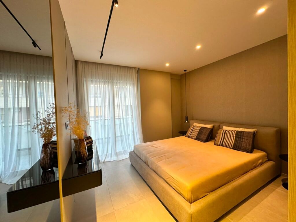 Apartament luksoz për shitje LISTË EKSKLUZIVE | Lungomare, Vlorë