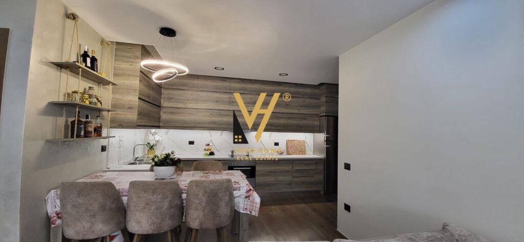 JEPET APARTAMENT 2+1+BLK ME QIRA TE KOMUNA E PARISIT 90.000 LEKE
