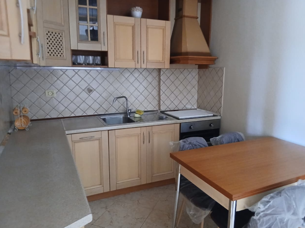 Appartamento 2+1 in Affitto in Via dei Kosovari, Tirana