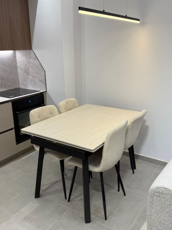 🏡 Apartment 1+1 for rent – Oasis Residence, Astir    📍 Oasis Residence, Astir / New Ring Road 💰 Rent: 600 € / month (negotiable) 🚗 Parking spot: 100 € / month  .