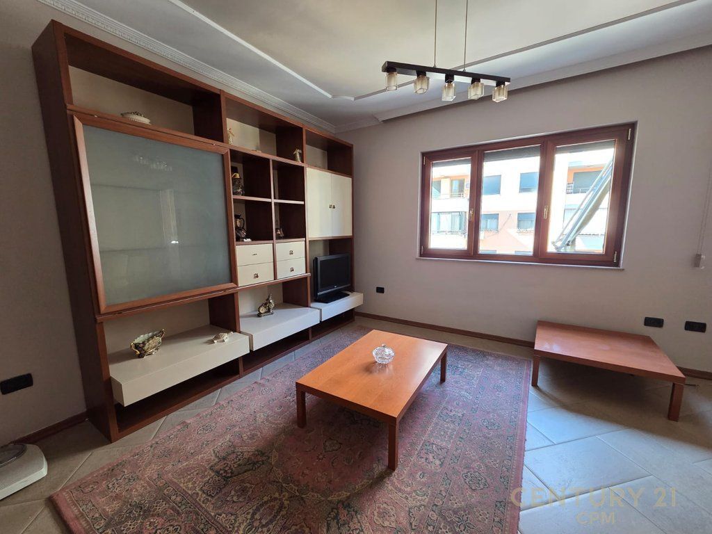 APARTAMENT 1+1 ME QIRA TEK KOMUNA E PARISIT!
