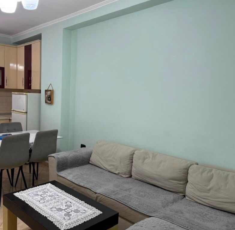 Apartament me qera 2+1 Brryl Materniteti i Ri