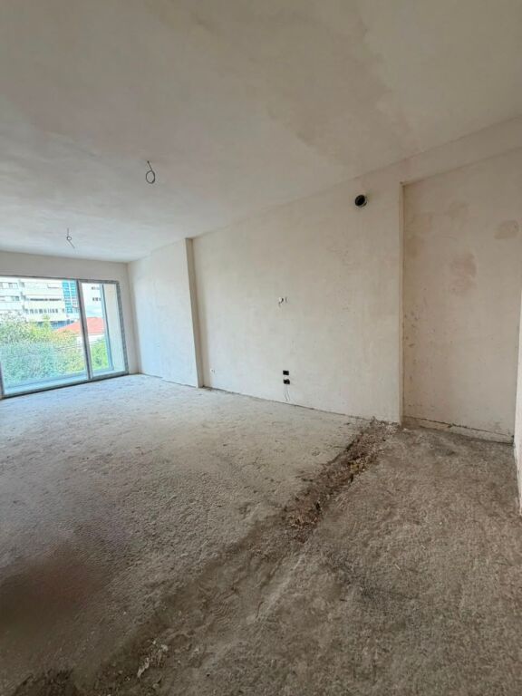 APARTAMENT NE SHITJE 1+1 ISH FUSHA AVIACIONIT